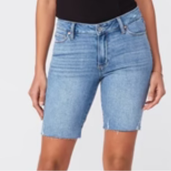 PAIGE JAX KNEE SHORTS FRAY HEM WALKING BERMUDA DENIM JEAN SHORTS WOMENS
SZ 27 - Picture 1 of 7
